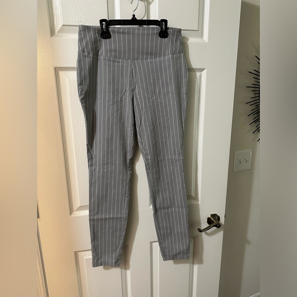 Grey striped cropped pant